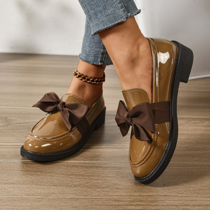 Wiktoria | Buty Oxford ze Skóry Lakierowanej Damskie z Kokardką